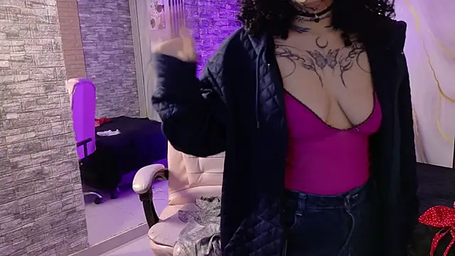 Chat XXX ao vivo de mia_hernnandez