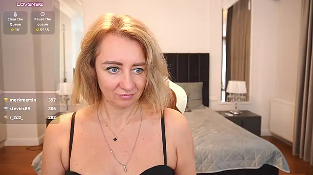 LavanderSophi live XXX chat