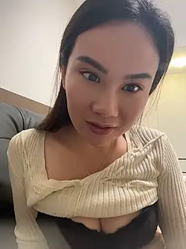 Yioyio-666 Chat XXX in diretta