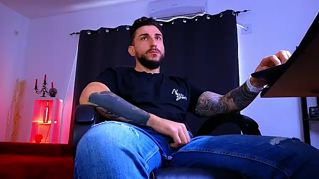 MightyAaron66 Chat XXX in diretta