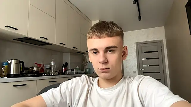SoloFury 라이브 XXX 채팅