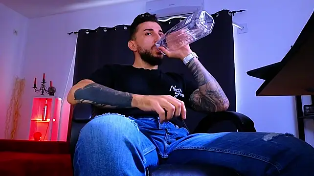 צ'אט XXX בשידור חי של MightyAaron66