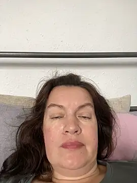 LoveNBloom Chat XXX in diretta