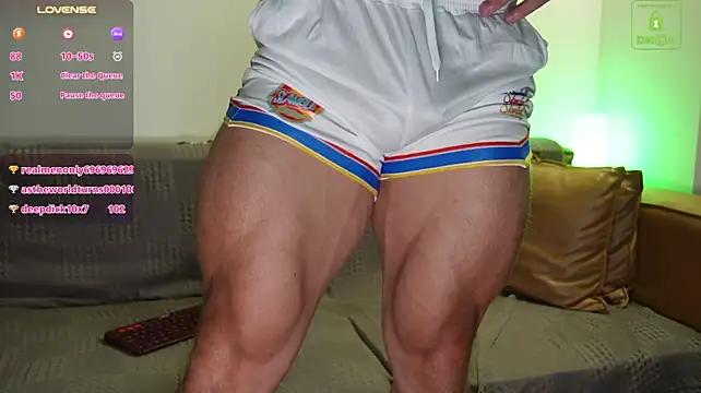 SteeveMuscle élő XXX-chatje