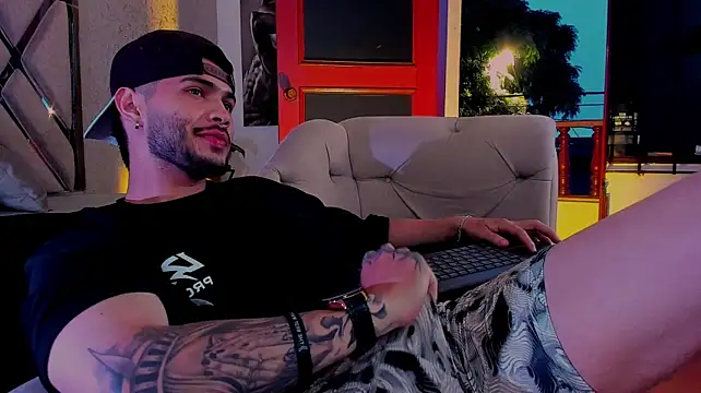 Vincentblack Adlı Modelin Canlı XXX Sohbeti
