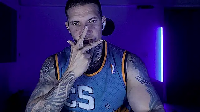 Chat +18 de Shane_Clay ao vivo