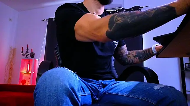 MightyAaron66 – Naživo XXX chat