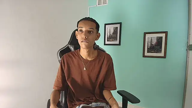 XXX chat uživo modela Drake_cum23