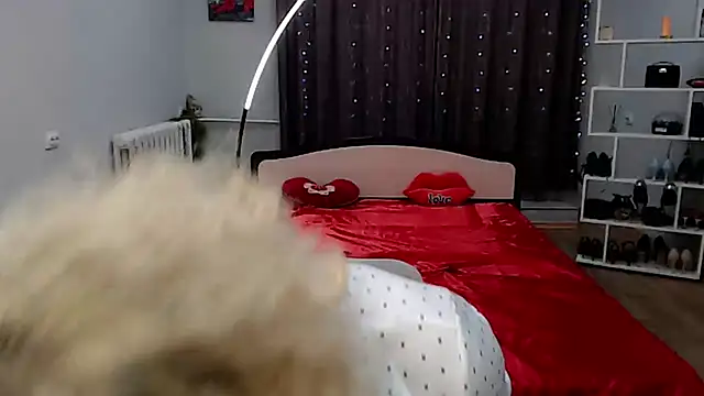 BlondeBrilliant7 Chat XXX in diretta