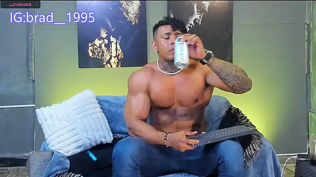 Онлайн чат XXX bradley_smith