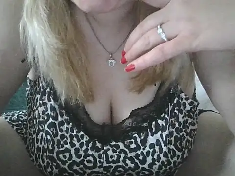 Maria5xxx Chat XXX in diretta
