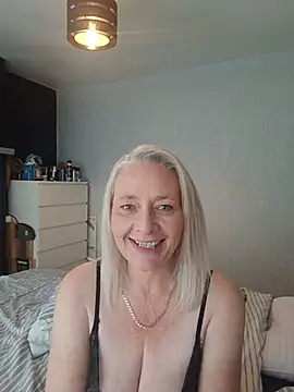 BellaUkCurvy Show Webcam