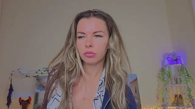 Real_Tini's Live XXX Chat