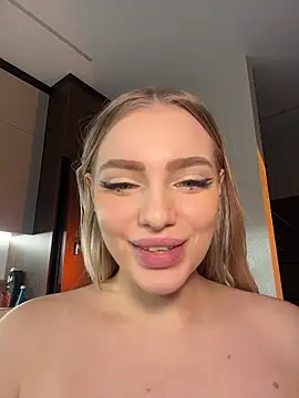 HugeBoobsAlice's Live XXX Chat