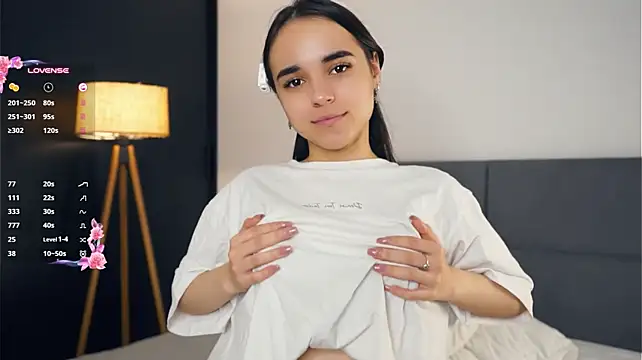 CourtneyBasbas Adlı Modelin Canlı XXX Sohbeti