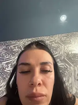 Queen_of_pain Adlı Modelin Canlı XXX Sohbeti