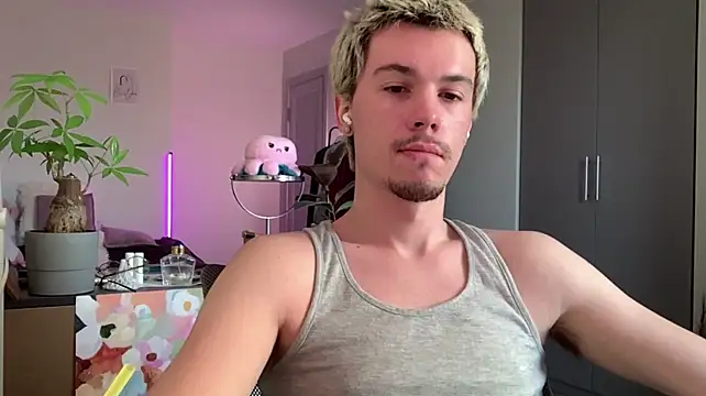 צ'אט XXX בשידור חי של Jeremy1Scott