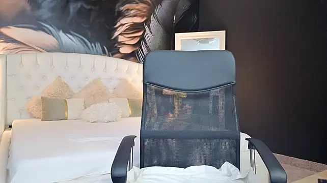 Aria_Simone Show in webcam