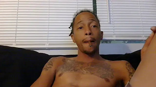 thee304slayerr Show in webcam