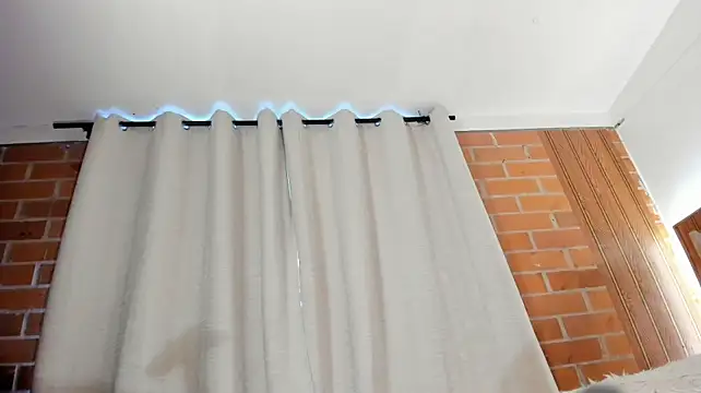 Sembang XXX Secara Langsung AGATHAA_WHITE