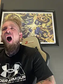 Smokebluntafterblunt's Live XXX Chat