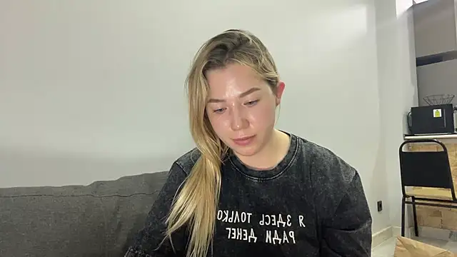 alyrasun's Live XXX Chat
