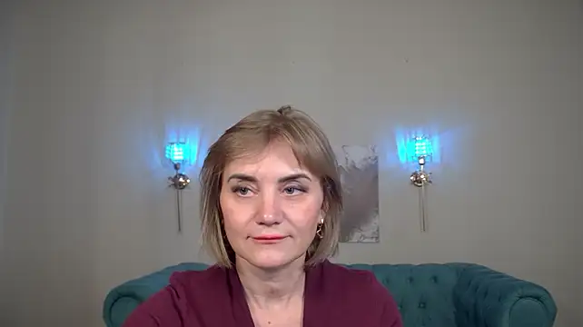 XXX chat uživo modela AdeleRocher