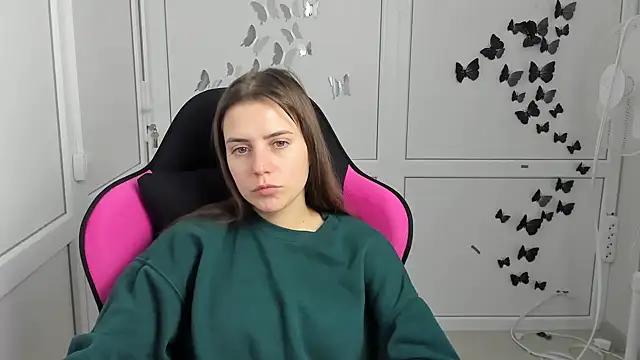 SoftBloomMira's Live XXX Chat