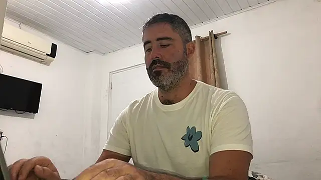 Živý XXX chat victor_chat