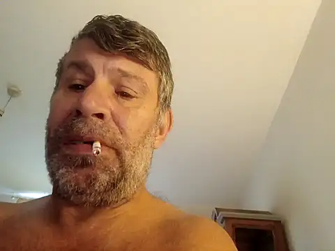 stud2512 Live XXX Chat