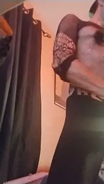 צ'אט XXX בשידור חי של MaxSpadeErotica