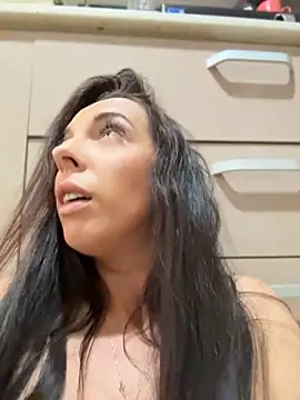 Almmaxxxx live XXX chat