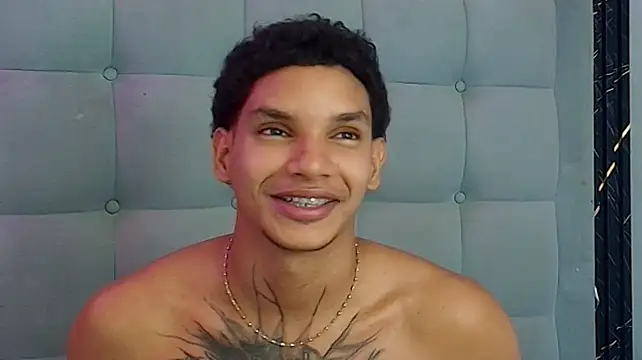 צ'אט XXX בשידור חי של kai_storm77