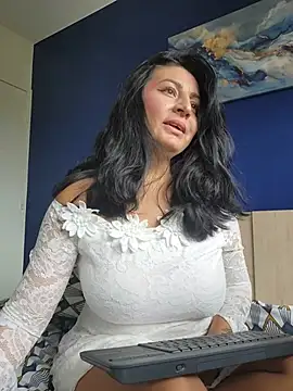 Kat_Silver1 Adlı Modelin Canlı XXX Sohbeti