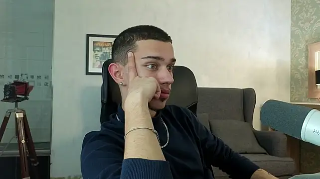 XXX chat uživo modela KaydenDrew