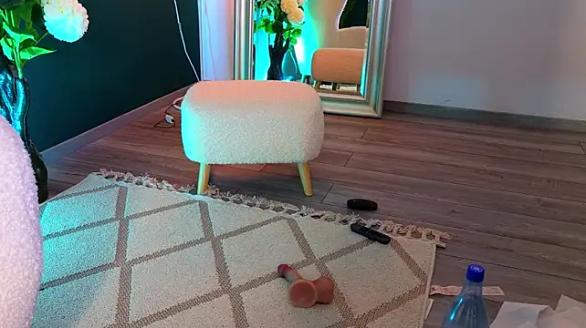 Živý XXX chat LittleRedRubi