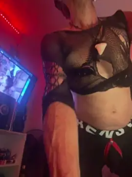 הופעת וובקאם של MaxSpadeErotica