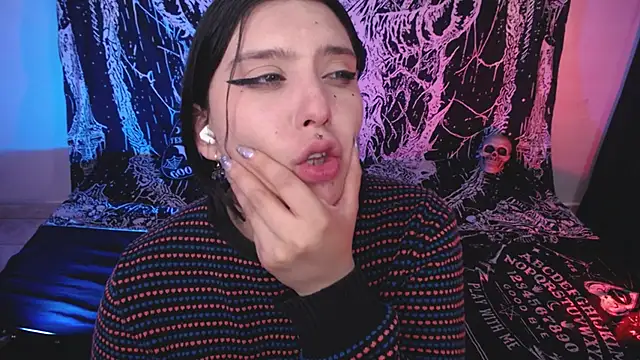 mikaskullcs Chat XXX in diretta