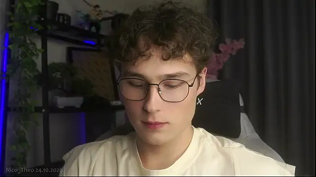 Nico_Theo Show in webcam