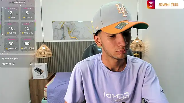 JDWhite18 live XXX chat