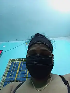 Show modela Adhora-54 na web-kameri