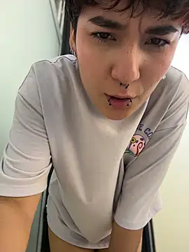 Chat XXX ao vivo de emma_cute7
