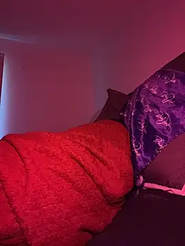 reecieofficial élő XXX-chatje