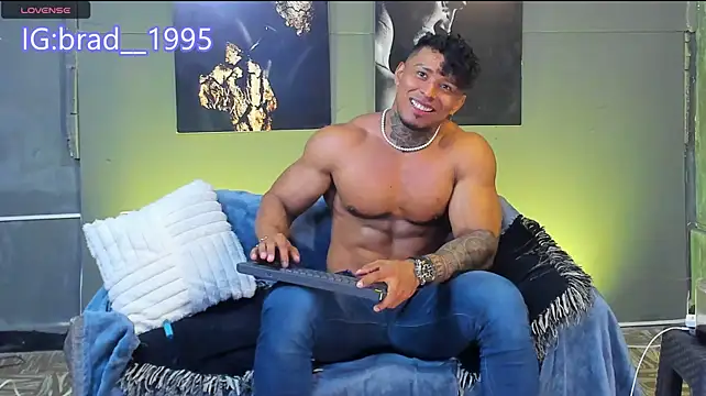 bradley_smith Adlı Modelin Canlı XXX Sohbeti