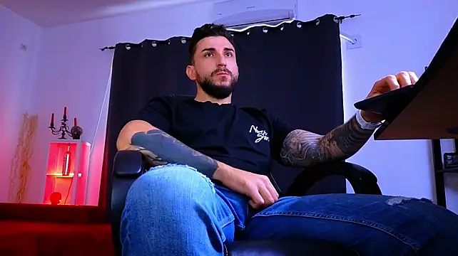 MightyAaron66 – Live XXX-chat