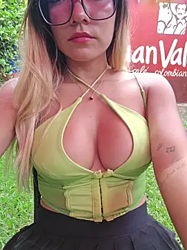 Pretty_roxxyy élő XXX-chatje