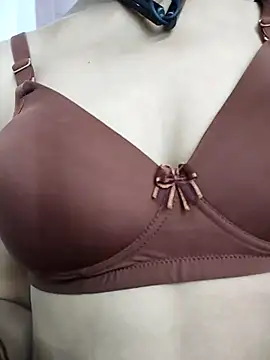 Kiritika_1 Adlı Modelin Canlı XXX Sohbeti