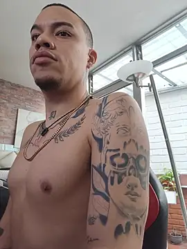 XXX chat uživo modela AlphaMasterXxx