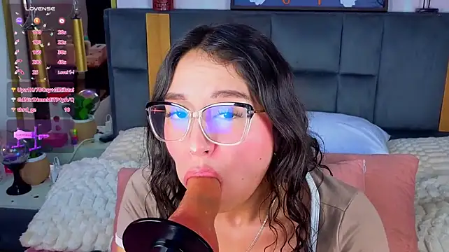MadyJackson Live XXX-Chat
