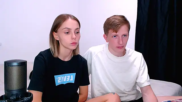juliaanddima élő XXX-chatje